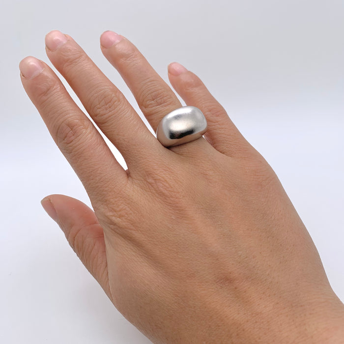 The Bold Arc Ring