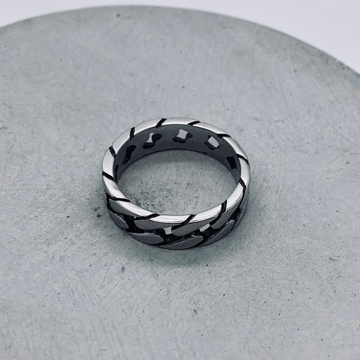 Flat Curb Link Ring