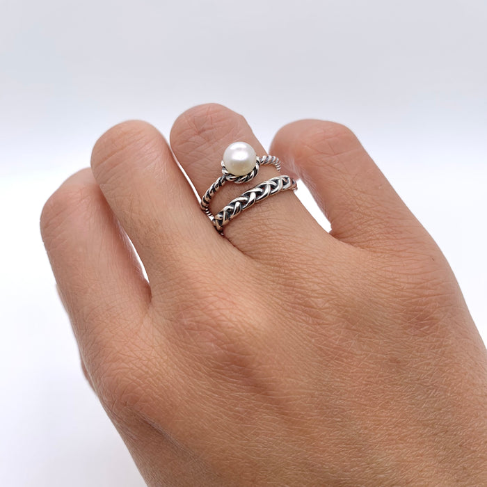 Fresh Water Pearl Ring With Twisted Wire Band