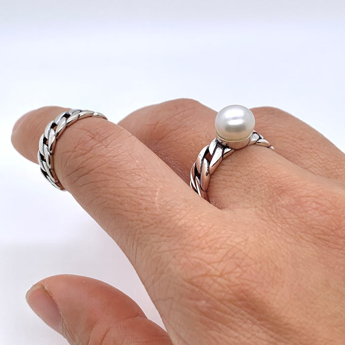 Fresh Water Pearl With Flat Curb Shank Ring