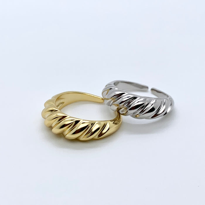 Twisted Arc Ring