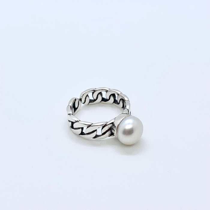 Fresh Water Pearl With Flat Curb Shank Ring