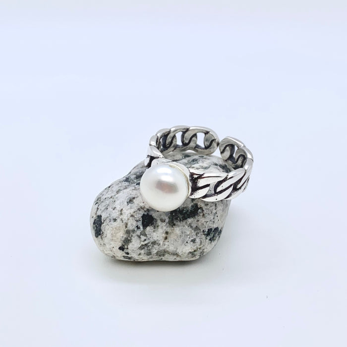 Fresh Water Pearl With Flat Curb Shank Ring