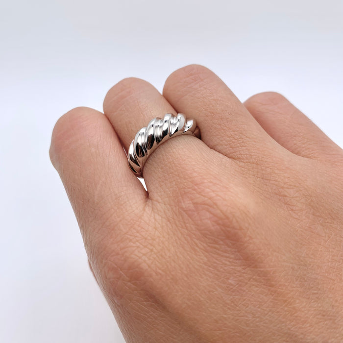 Twisted Arc Ring