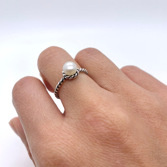 Fresh Water Pearl Ring With Twisted Wire Band