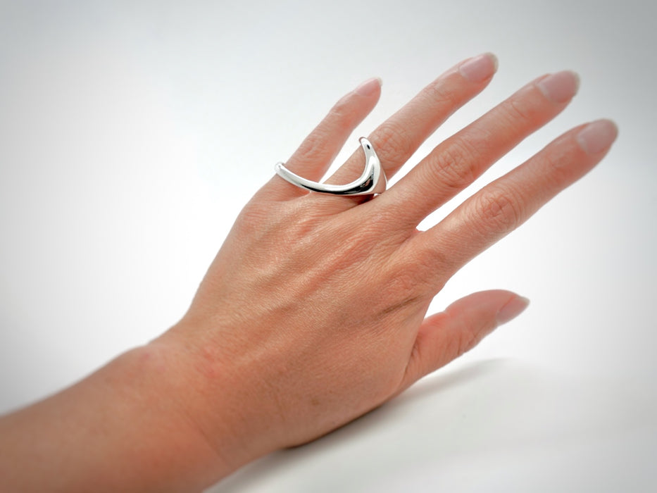 The Fluid Double Finger Ring