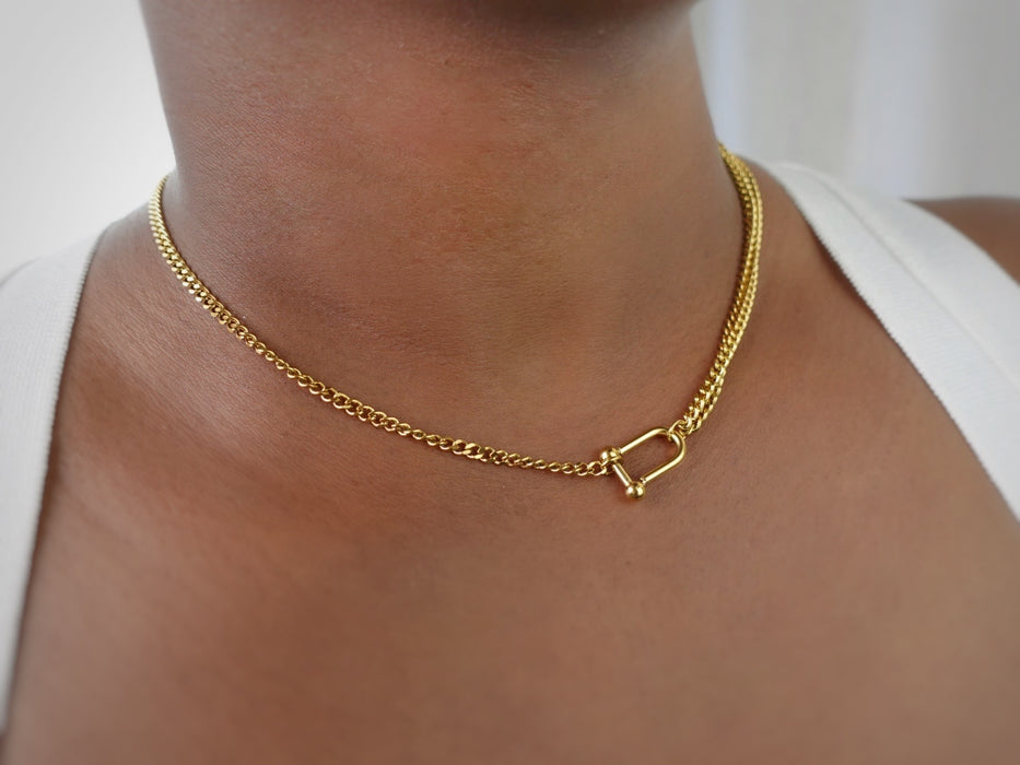 The Horseshoe Pendant Necklace