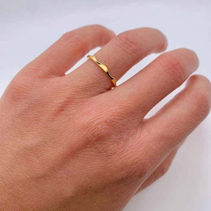 The Tiny Wave Stacking Ring