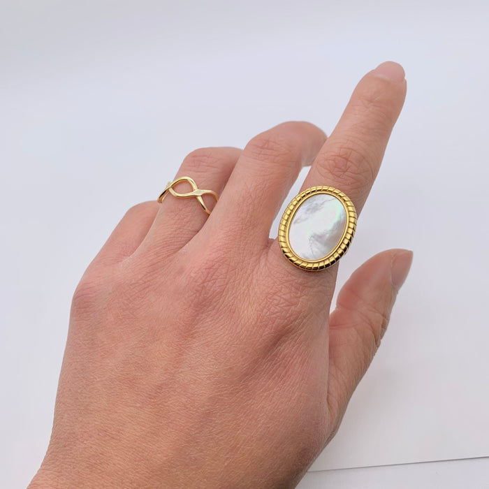 Oval Mother of Pearl Ring