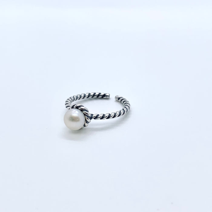 Fresh Water Pearl Ring With Twisted Wire Band